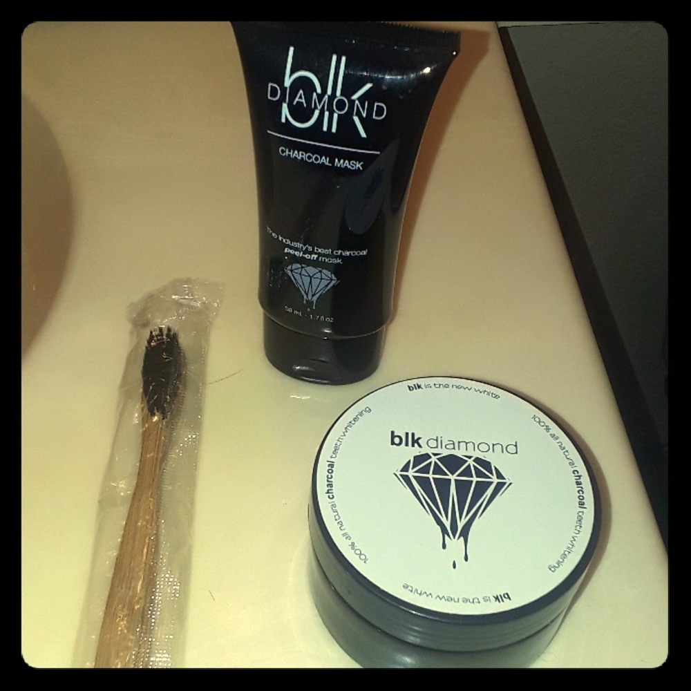 Blk Diamond. Charcoal Teeth Whitening & Face Mask.